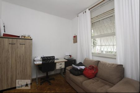 SALA de casa à venda com 4 quartos, 200m² em Auxiliadora, Porto Alegre