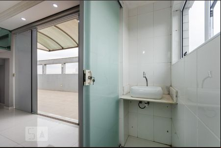 Lavabo de apartamento para alugar com 3 quartos, 185m² em Aparecida, Santos