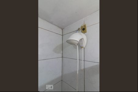 Chuveiro de kitnet/studio à venda com 1 quarto, 40m² em Medianeira, Porto Alegre