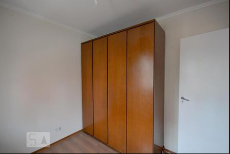Quarto 2 de apartamento para alugar com 2 quartos, 60m² em Vila Firmiano Pinto, São Paulo
