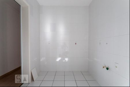 Cozinha de apartamento para alugar com 3 quartos, 64m² em Santa Cândida, Curitiba