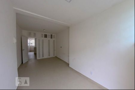 Sala de apartamento para alugar com 1 quarto, 49m² em Bonfim, Belo Horizonte
