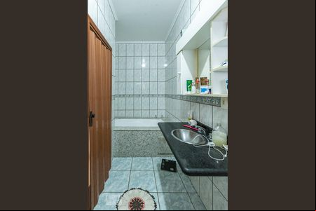 Banheiro da Suíte de casa à venda com 4 quartos, 240m² em Parque Jambeiro, Campinas