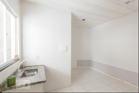 Sala e Quarto/Cozinha de kitnet/studio à venda com 1 quarto, 21m² em Taquara, Rio de Janeiro