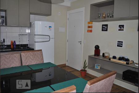 Sala de apartamento para alugar com 2 quartos, 44m² em Jardim Santa Emilia, São Paulo