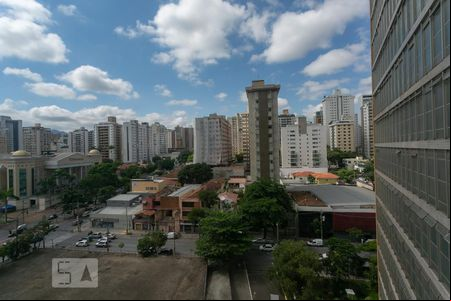 Vista de kitnet/studio para alugar com 1 quarto, 40m² em Funcionários, Belo Horizonte
