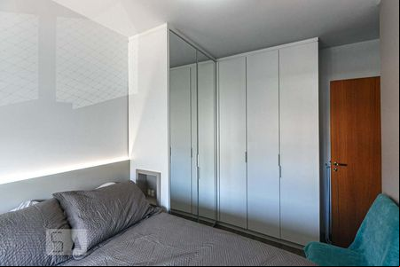 Quarto 2 de apartamento para alugar com 2 quartos, 51m² em Rio Branco, Porto Alegre