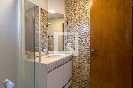 banheiro social de apartamento para alugar com 1 quarto, 35m² em Vila Natália, São Paulo