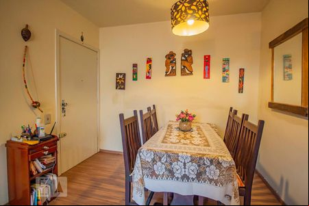 Sala  de apartamento para alugar com 3 quartos, 106m² em Santa Maria Goretti, Porto Alegre