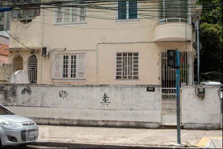 Fachada de casa para alugar com 3 quartos, 110m² em Icaraí, Niterói