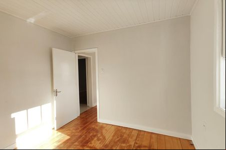 Quarto 1 de apartamento à venda com 2 quartos, 55m² em Centro, São Leopoldo