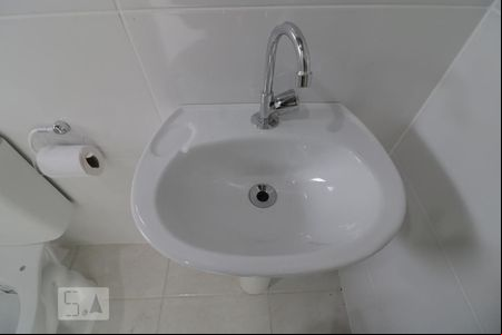 Banheiro- pia de casa para alugar com 1 quarto, 40m² em Penha de França, São Paulo