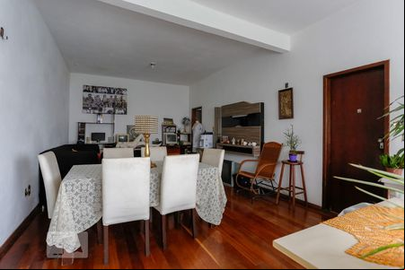 Sala 2 de casa para alugar com 10 quartos, 450m² em Sagrada Família, Belo Horizonte