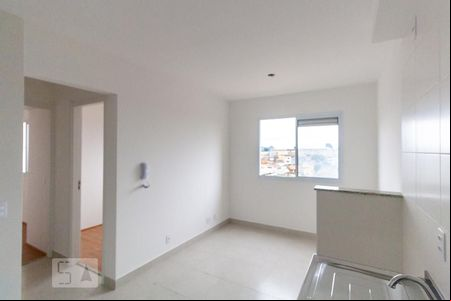 Sala/Cozinha de apartamento para alugar com 2 quartos, 32m² em Jardim Planalto, São Paulo