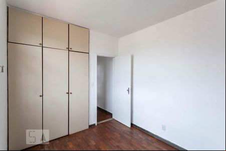Quarto 1 de apartamento para alugar com 3 quartos, 140m² em Sagrada Família, Belo Horizonte