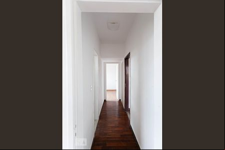 Corredor  de apartamento para alugar com 3 quartos, 140m² em Sagrada Família, Belo Horizonte