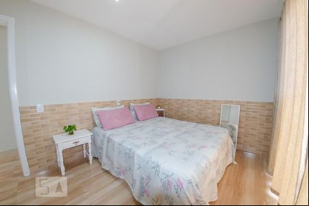 Quarto de casa para alugar com 1 quarto, 32m² em São João do Rio Vermelho, Florianópolis