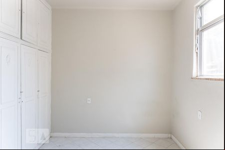 Sala / Quarto de kitnet/studio para alugar com 1 quarto, 40m² em Cidade Nova, Rio de Janeiro