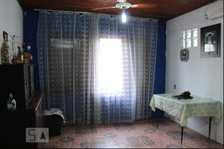 Sala de casa à venda com 3 quartos, 130m² em Rio Branco, Canoas