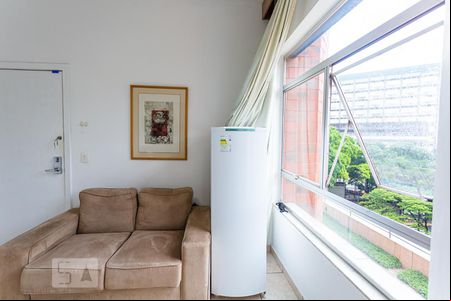 Geladeira de apartamento para alugar com 1 quarto, 47m² em Santa Efigênia, Belo Horizonte