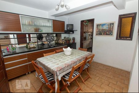 Sala de Jantar de casa à venda com 3 quartos, 220m² em São Sebastião, Porto Alegre