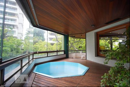 Varanda Piscina de apartamento para alugar com 4 quartos, 352m² em Moinhos de Vento, Porto Alegre