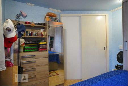 Quarto 1 de casa para alugar com 4 quartos, 188m² em Sarandi, Porto Alegre
