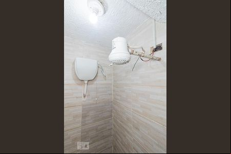 Banheiro de apartamento para alugar com 1 quarto, 48m² em Vila Guilherme, São Paulo