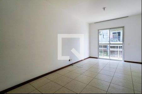 Sala de apartamento à venda com 2 quartos, 66m² em Pendotiba, Niterói