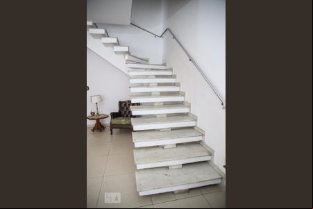 Escada de casa à venda com 3 quartos, 240m² em Rudge Ramos, São Bernardo do Campo