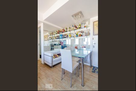 Sala de apartamento para alugar com 2 quartos, 70m² em Azenha, Porto Alegre