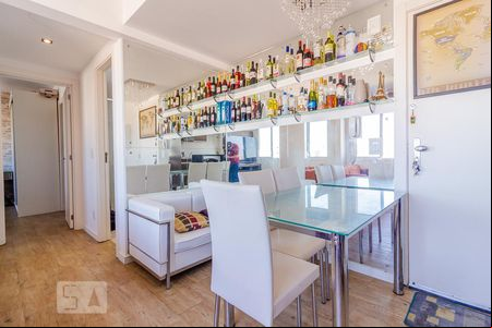 Sala de apartamento para alugar com 2 quartos, 70m² em Azenha, Porto Alegre