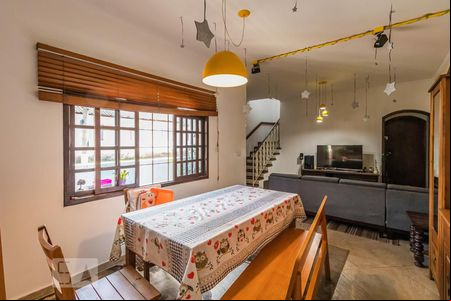 Sala de casa para alugar com 4 quartos, 325m² em Jardim Iracema, Barueri