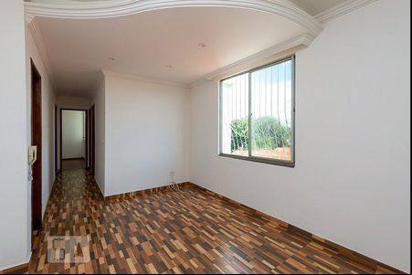 Sala de apartamento para alugar com 3 quartos, 60m² em São João Batista (venda Nova), Belo Horizonte