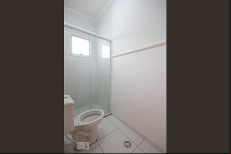 Banheiro da Suíte de casa de condomínio à venda com 2 quartos, 74m² em Conceição, Osasco