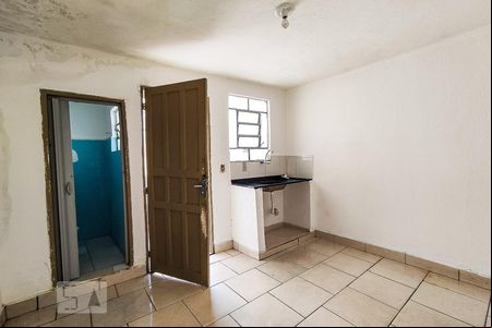 Sala / Cozinha de casa para alugar com 1 quarto, 40m² em Parque Pinheiros, Taboão da Serra
