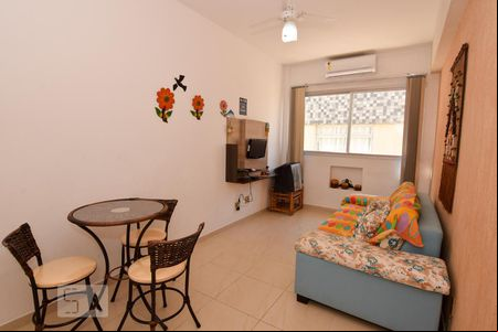 Sala de apartamento para alugar com 1 quarto, 50m² em Balneário Cidade Atlântica, Guarujá