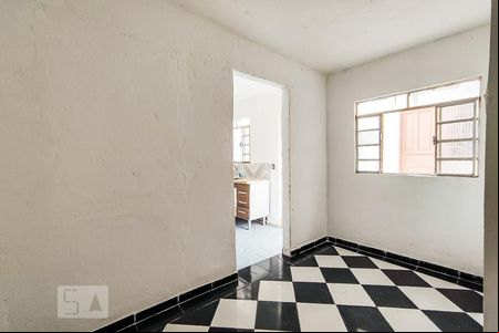 Quarto de casa para alugar com 1 quarto, 50m² em Parque Pinheiros, Taboão da Serra