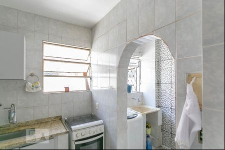 Cozinha de apartamento à venda com 2 quartos, 62m² em Santa Terezinha, Belo Horizonte