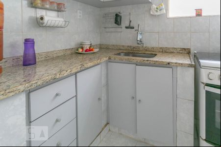 Cozinha de apartamento à venda com 2 quartos, 62m² em Santa Terezinha, Belo Horizonte