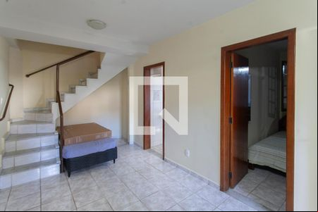 Sala de casa para alugar com 2 quartos, 135m² em Santa Amelia, Belo Horizonte