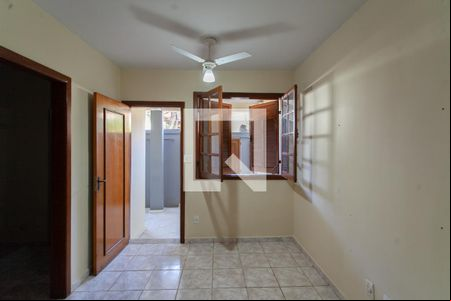 Sala de casa para alugar com 2 quartos, 135m² em Santa Amelia, Belo Horizonte