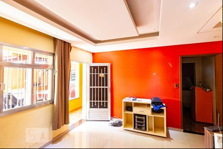 Sala de casa à venda com 2 quartos, 198m² em Jardim Ivone, São Paulo