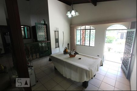 Sala de casa à venda com 5 quartos, 480m² em Anil, Rio de Janeiro