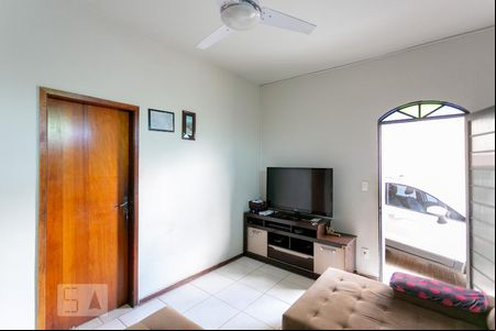 Sala de casa à venda com 2 quartos, 400m² em Renascença, Belo Horizonte