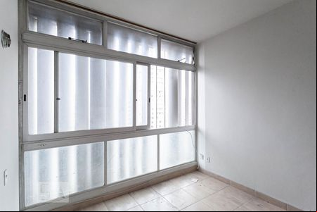 Sala/Quarto de kitnet/studio para alugar com 1 quarto, 25m² em Santo Agostinho, Belo Horizonte