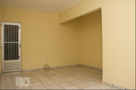 Sala de apartamento para alugar com 3 quartos, 76m² em Quintino Bocaiuva, Rio de Janeiro