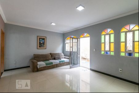 Sala de casa à venda com 3 quartos, 127m² em Santa Cruz, Belo Horizonte