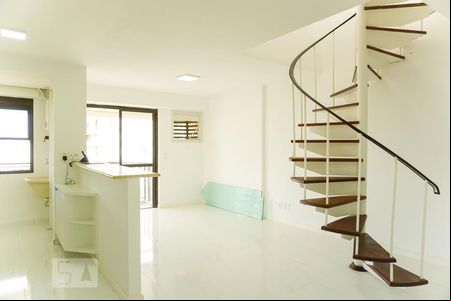 Sala/Cozinha de apartamento para alugar com 2 quartos, 150m² em Barra da Tijuca, Rio de Janeiro
