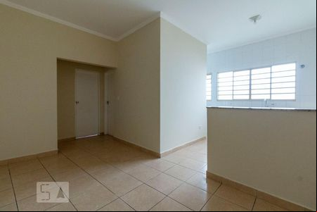 Sala de casa para alugar com 2 quartos, 70m² em Vila Nova Curuçá, São Paulo